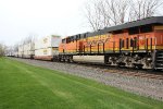 BNSF 6935 on 264